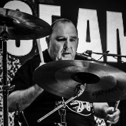 Peter 'Berten' Lowyck - drums